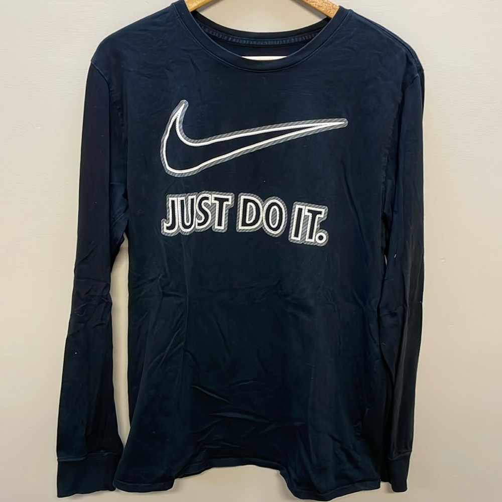 The Nike Tee Long Sleeve